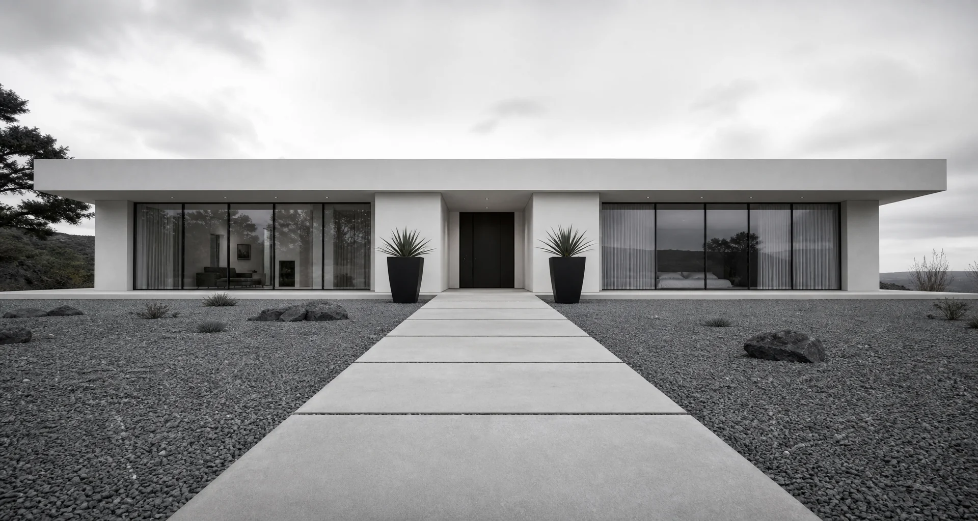 Residência contemporânea de luxo com arquitetura minimalista e piscina em Portugal